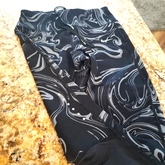 Nike leggings - Picture 3 of 4